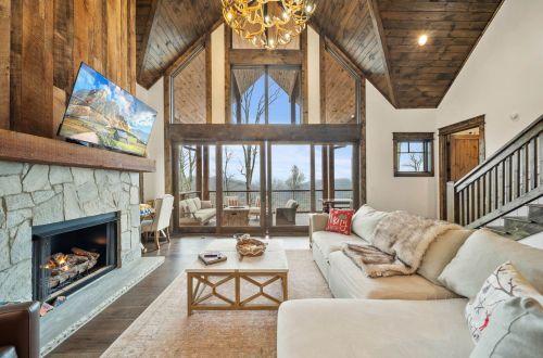 Bear Cub Lodge at Eagles Nest