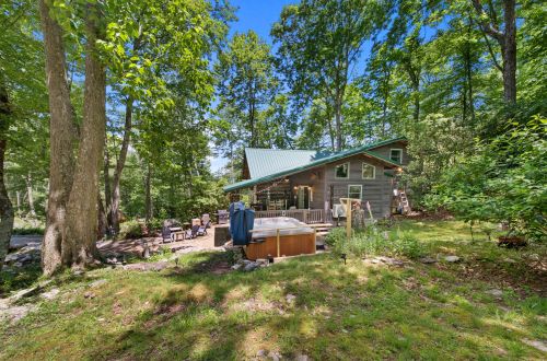 The Creekside Cottage