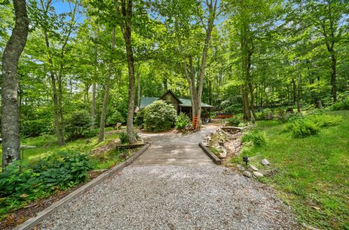The Creekside Cottage
