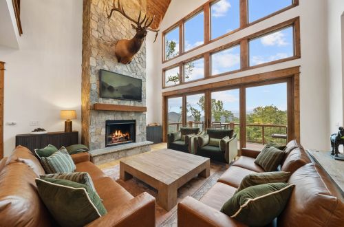 Stone Top Lodge at Eagles Nest