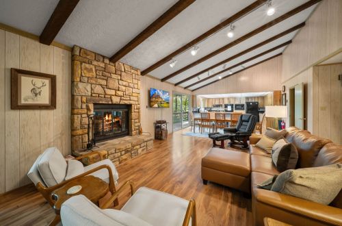 Sugar Bear's Retro Retreat