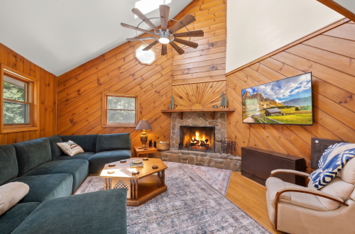 Adams Apple Mountain Home