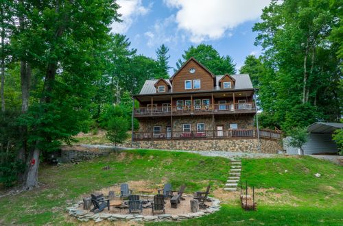 Stone Mountain Lodge