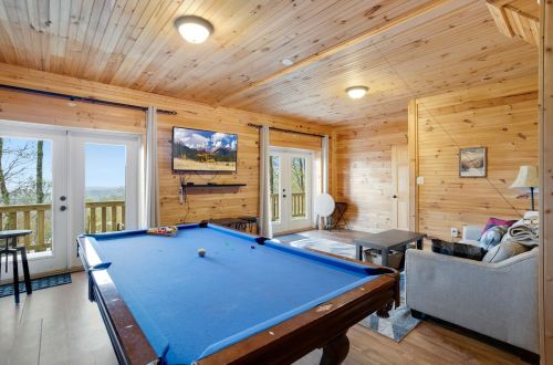 Slopeside Lodge