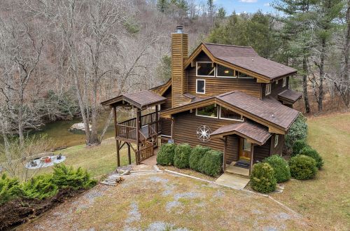 Grandmas Riverside Getaway